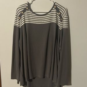 Women’s long sleeve shirt size 26/28w